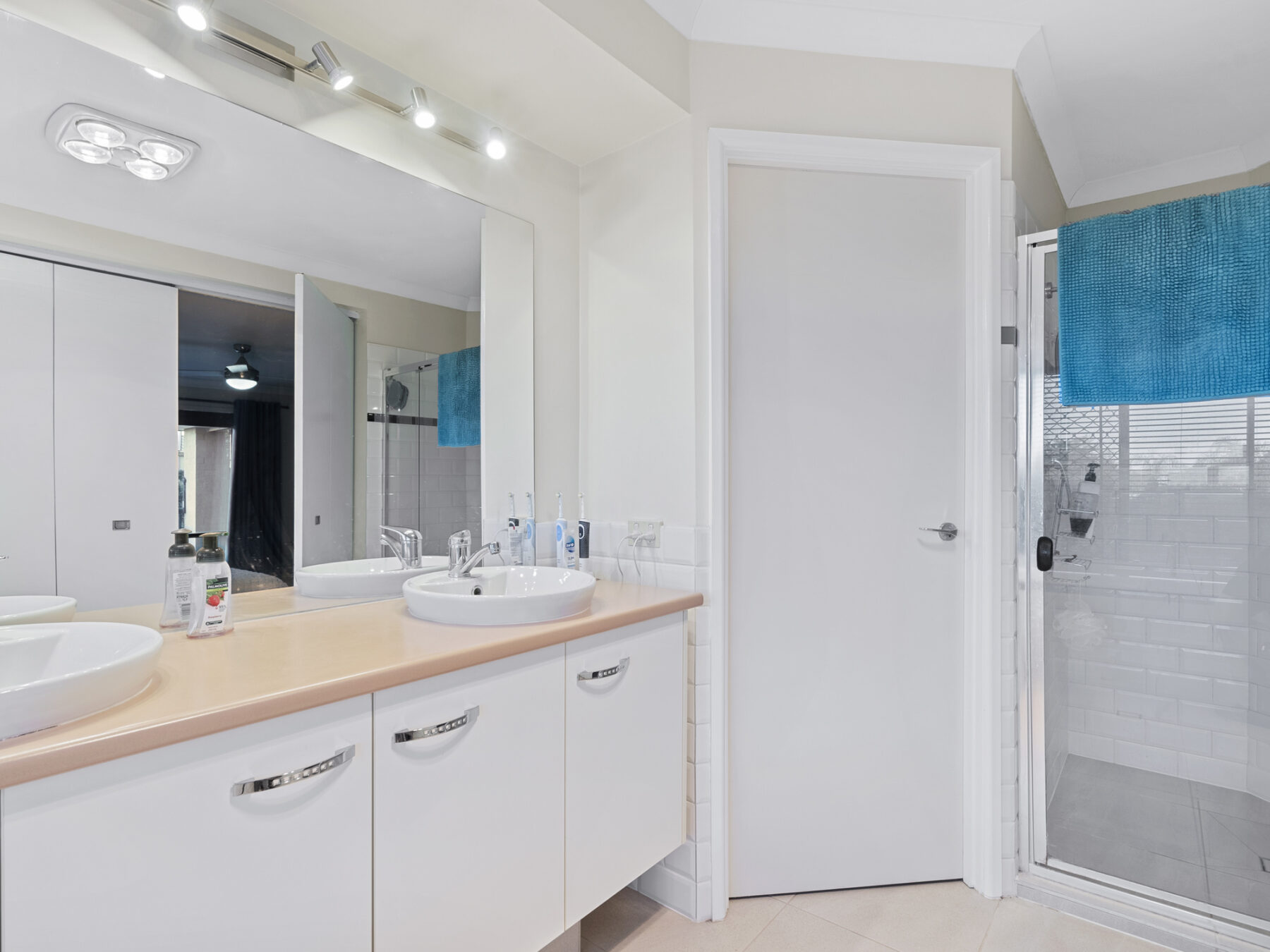 Property: 201 Wildey Street, Flinders View, QLD, 4305 photo-7
