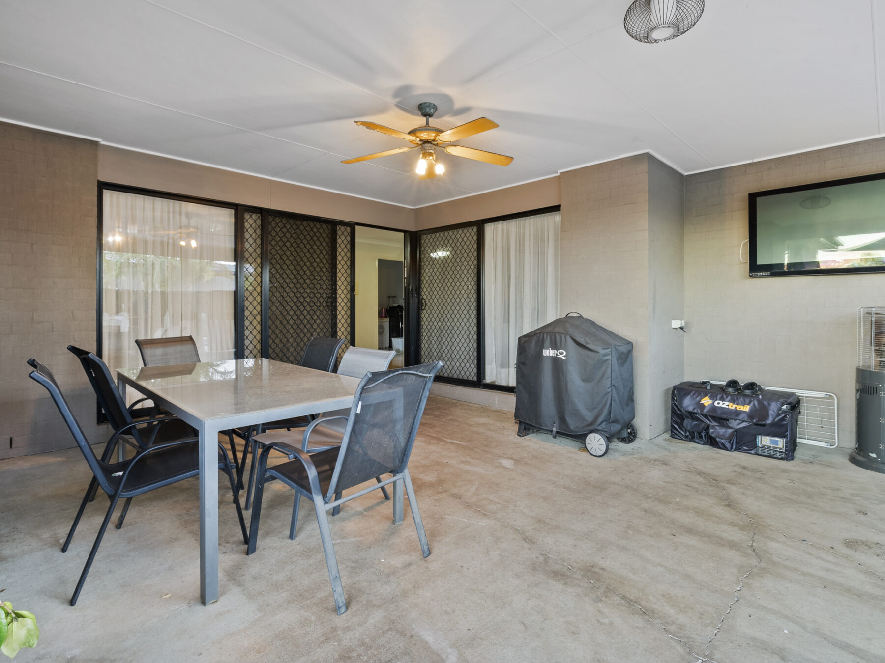 Property: 201 Wildey Street, Flinders View, QLD, 4305 photo-4