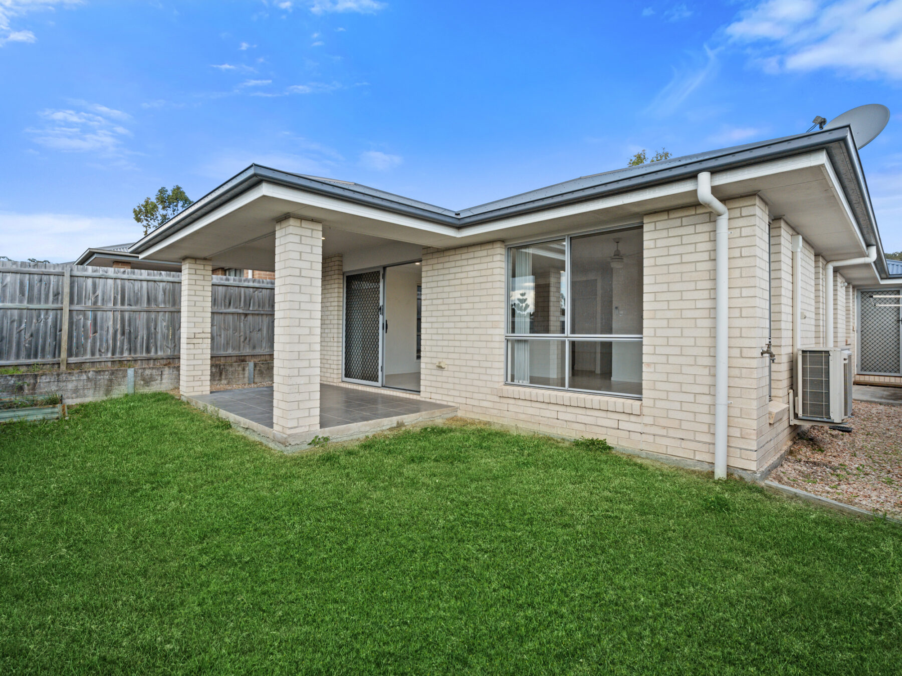 Property: 4 Mowbullan Street, Redbank Plains, QLD, 4301 photo-3