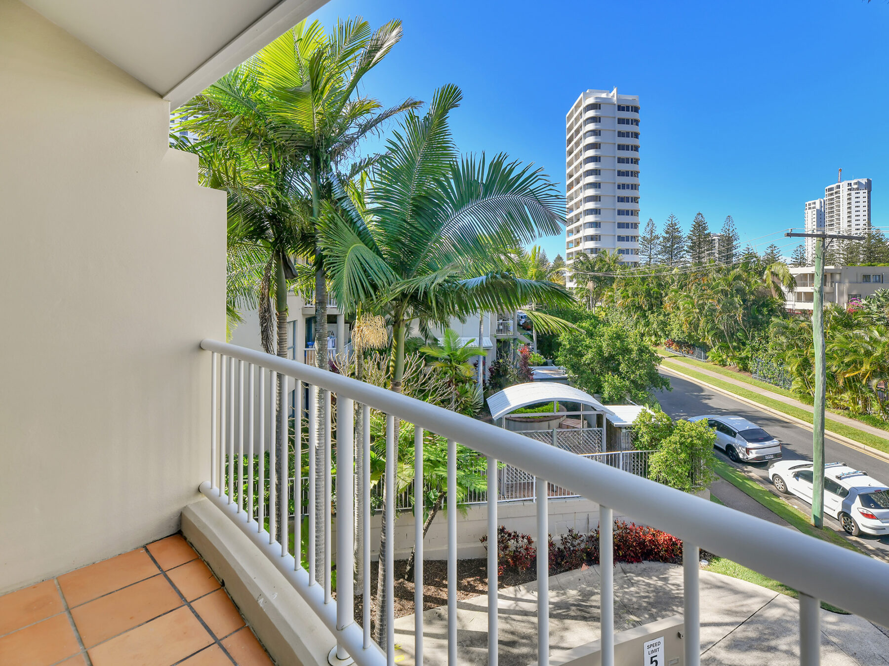 Property: 25/13 Montgomery Avenue, Main Beach, QLD, 4217 photo-5