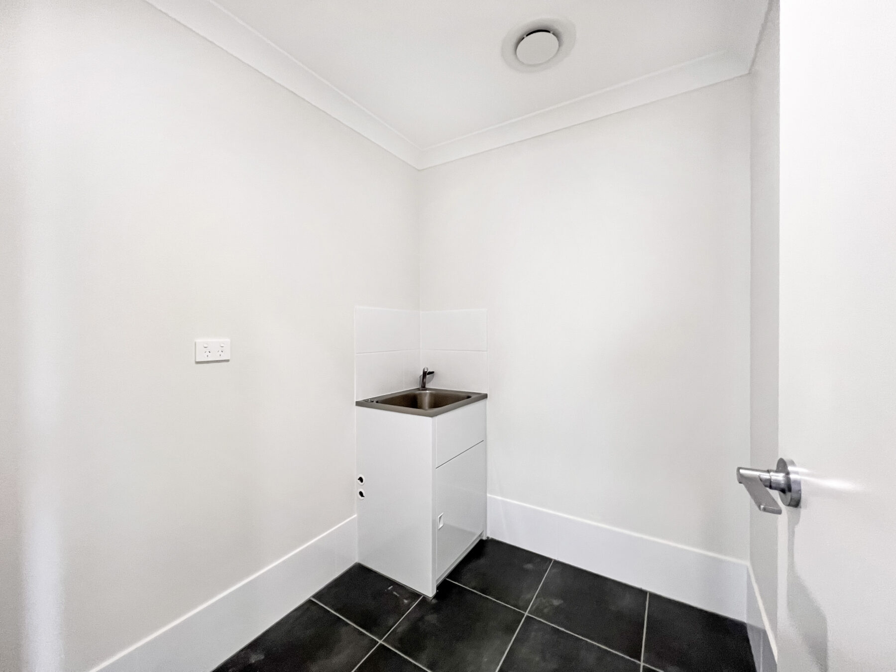 Rental: Redbank, QLD, 4301 photo-8