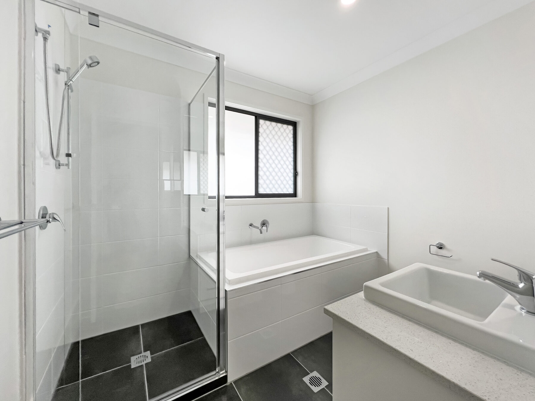 Rental: Redbank, QLD, 4301 photo-6