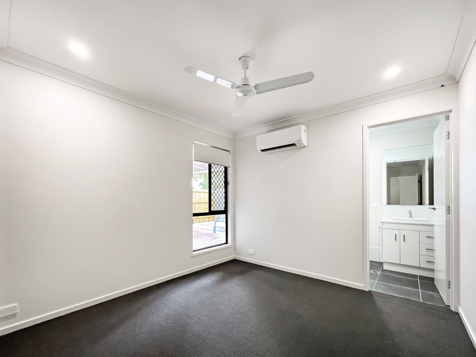 Rental: Redbank, QLD, 4301 photo-5