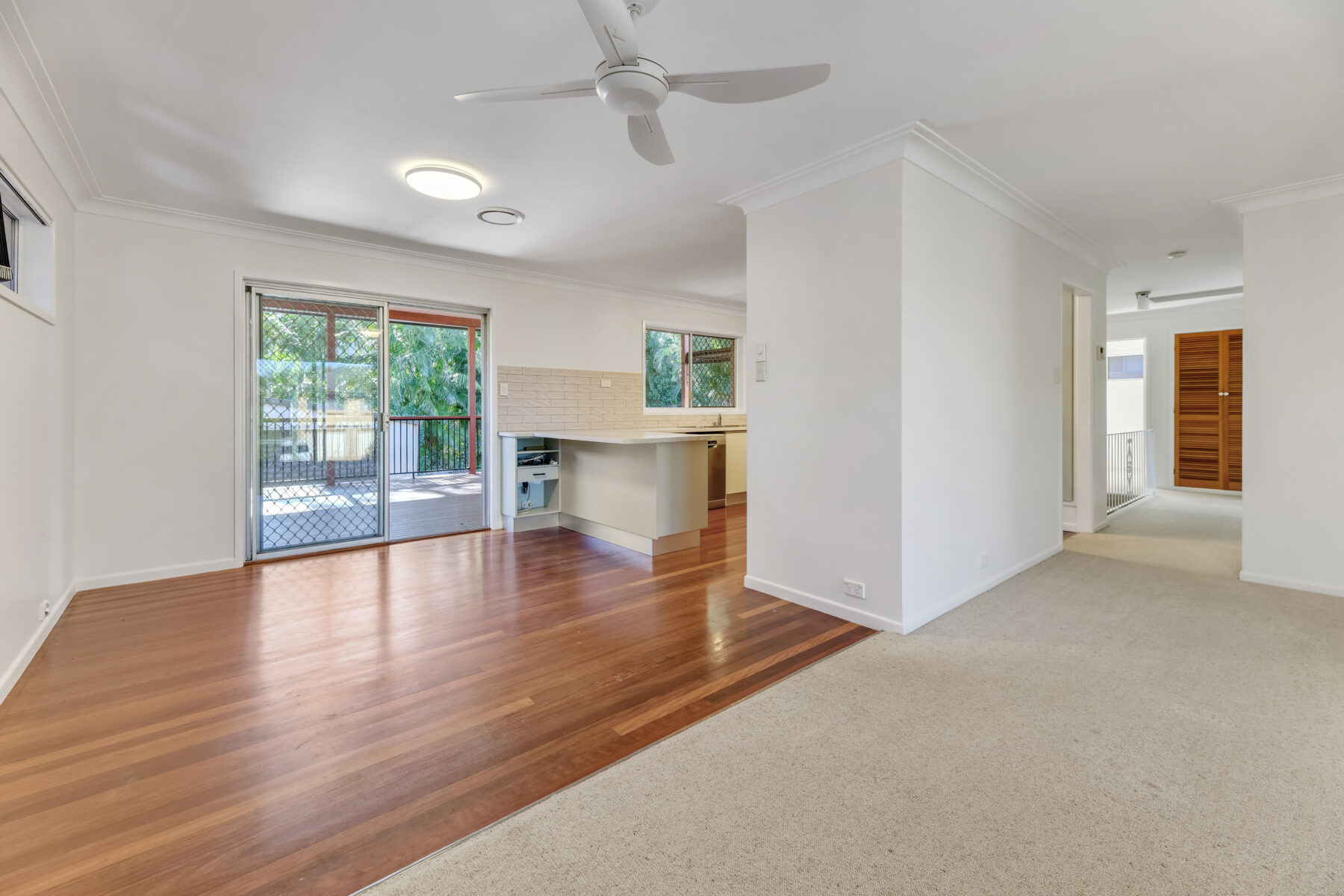 Rental: Mansfield, QLD, 4122 photo-14