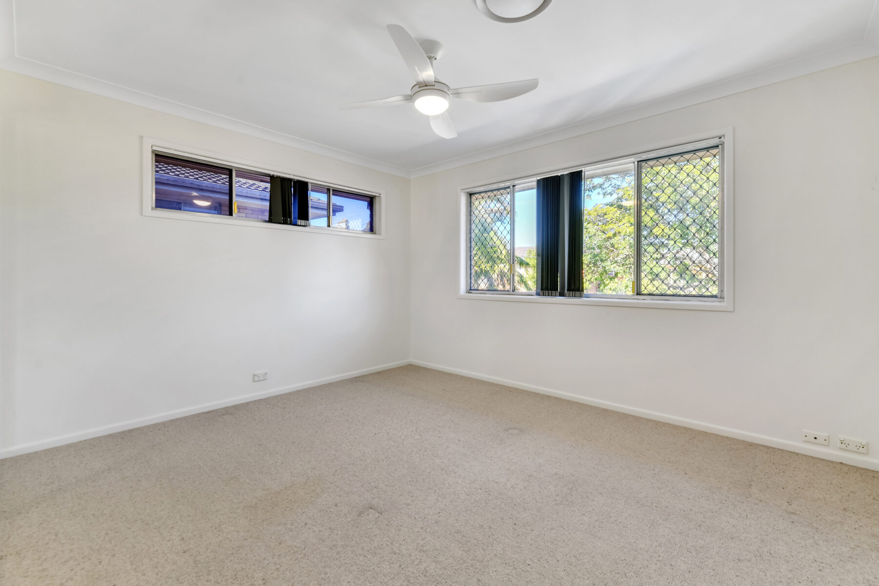 Rental: Mansfield, QLD, 4122 photo-9