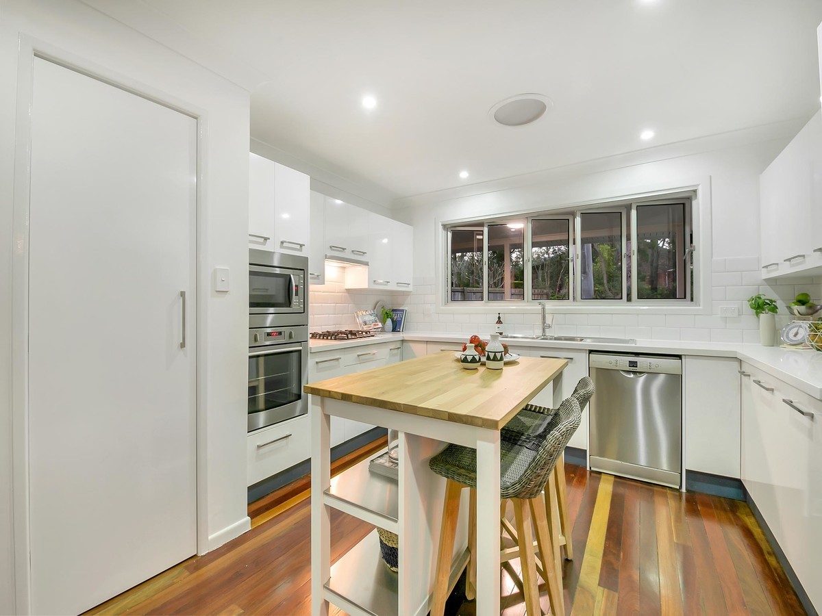 Rental: Chapel Hill, QLD, 4069 photo-12
