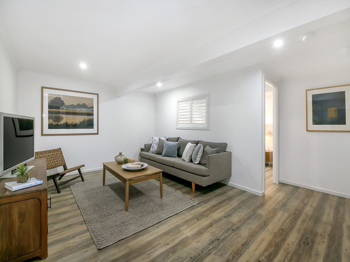 Rental: Chapel Hill, QLD, 4069 photo-11