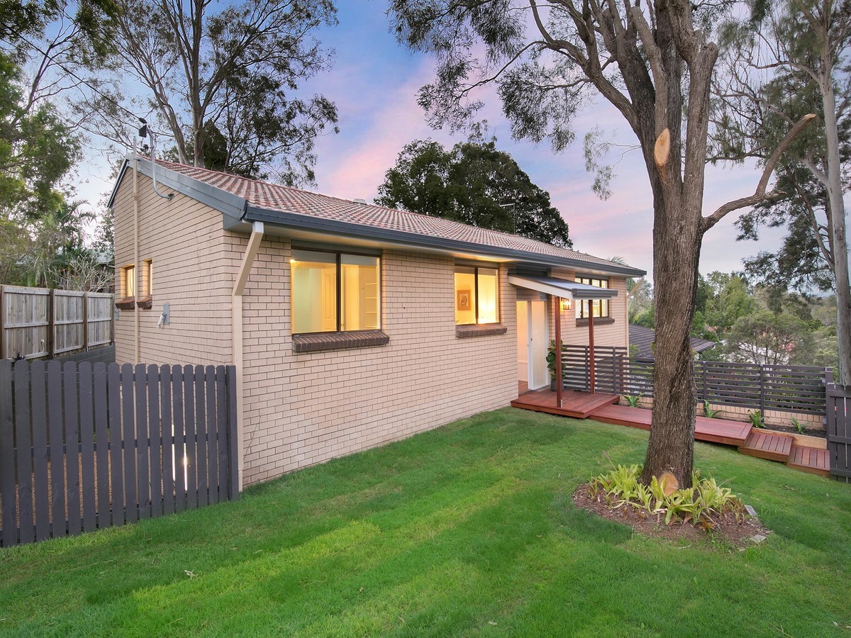 Rental: Chapel Hill, QLD, 4069 photo-3