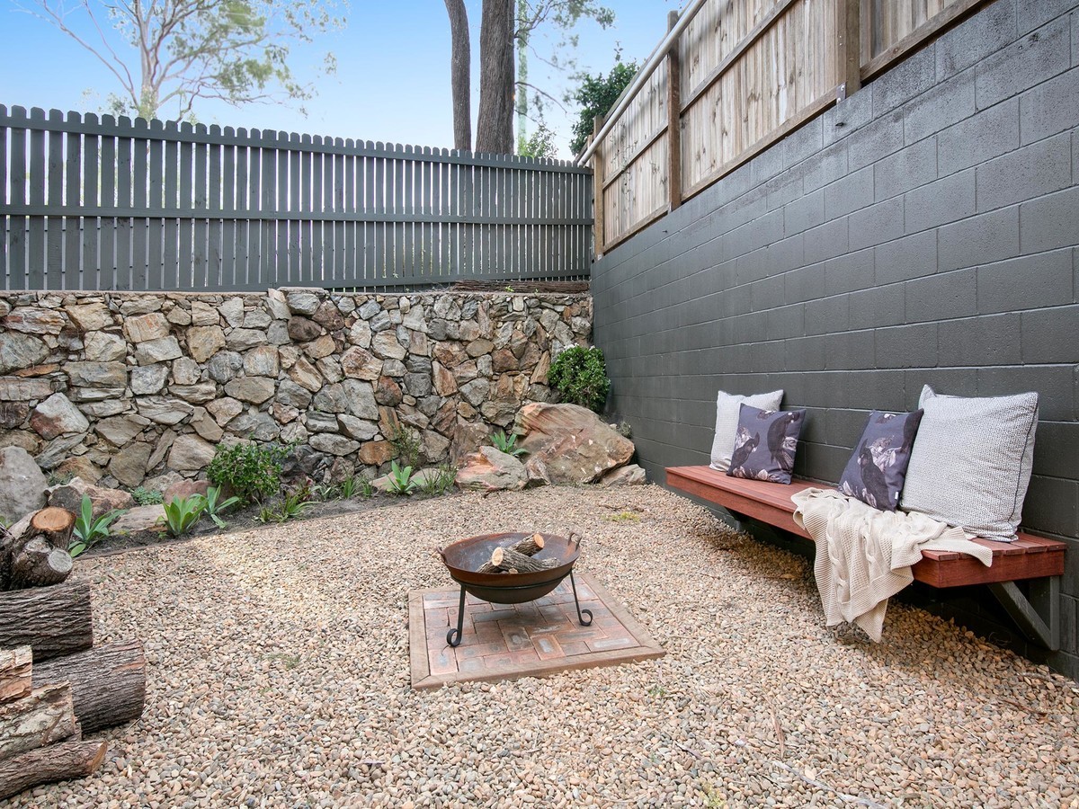Rental: Chapel Hill, QLD, 4069 photo-14