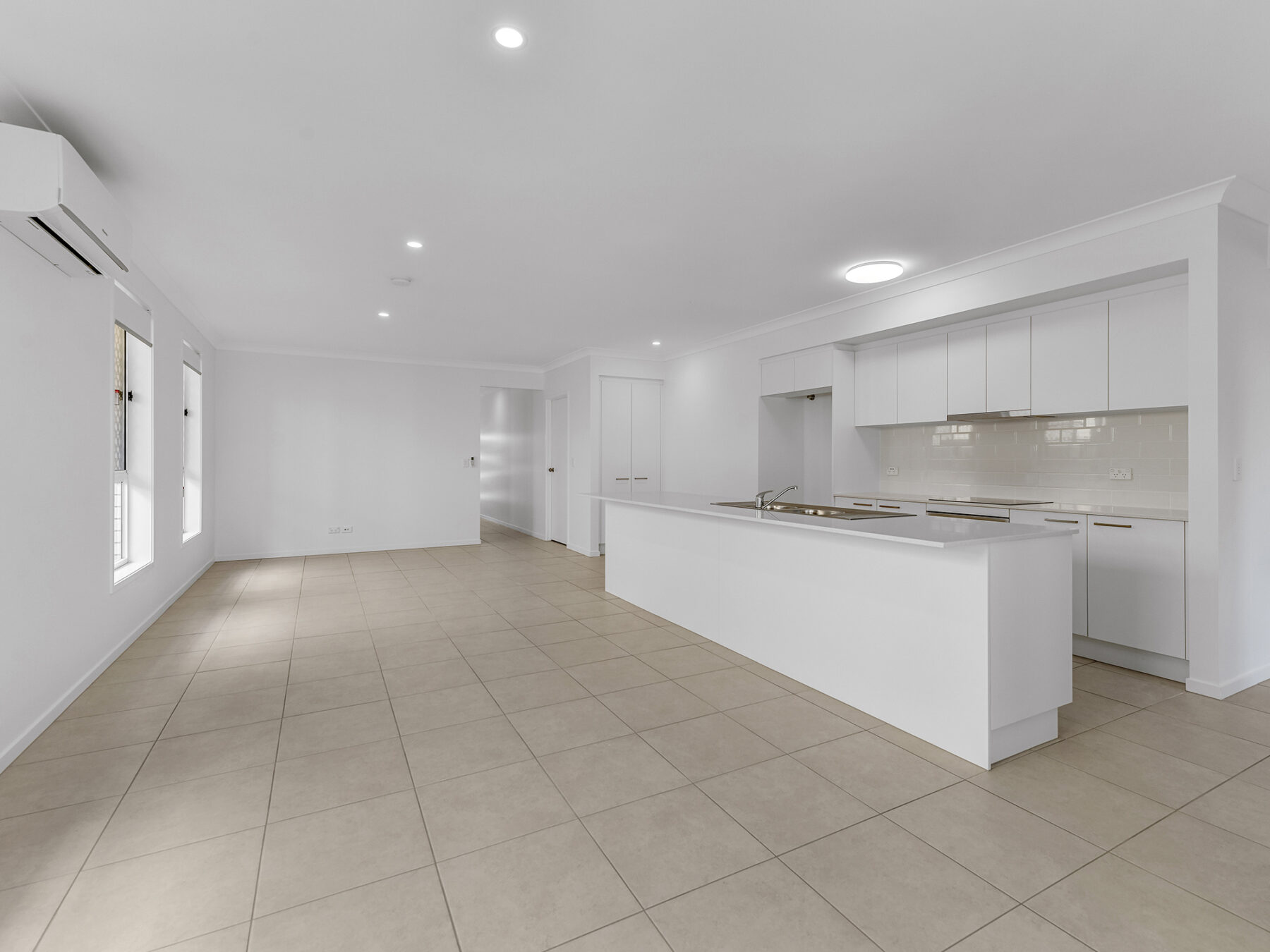 Rental: DEEBING HEIGHTS, QLD, 4306 photo-7