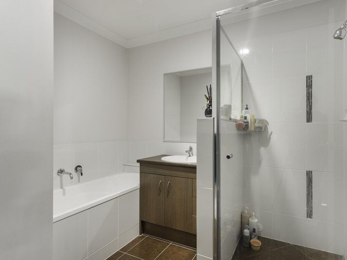 Rental: REDBANK, QLD, 4301 photo-2
