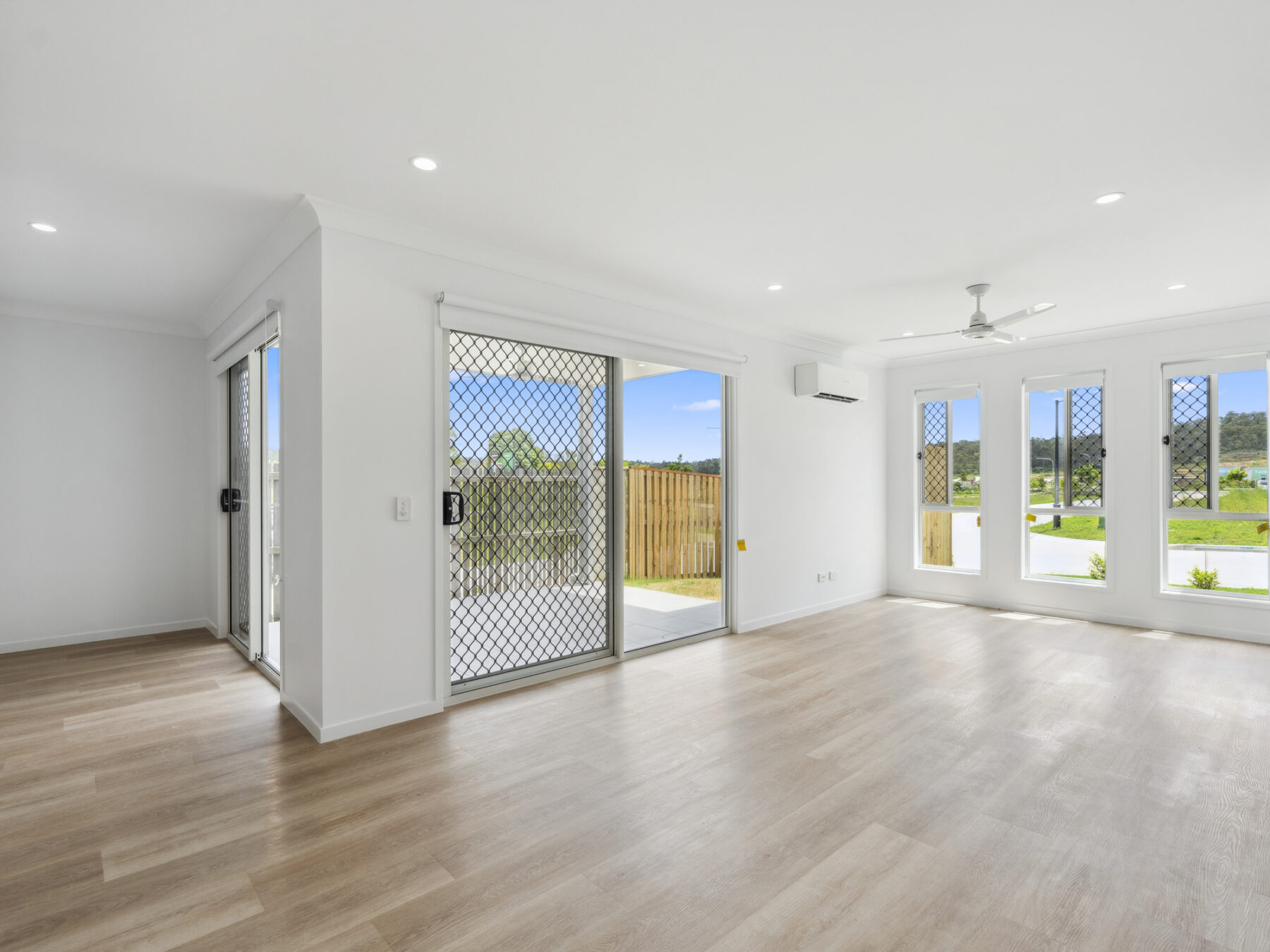 Rental: WHITE ROCK, QLD, 4306 photo-5