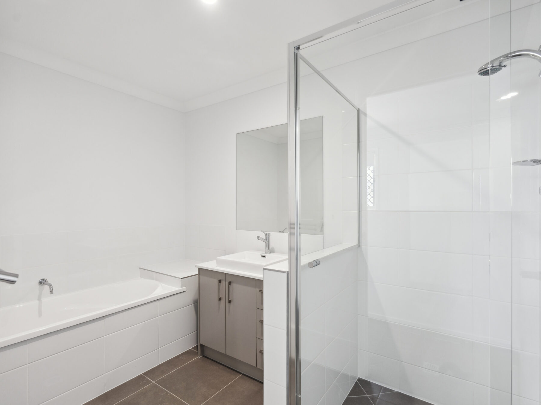 Rental: WHITE ROCK, QLD, 4306 photo-3