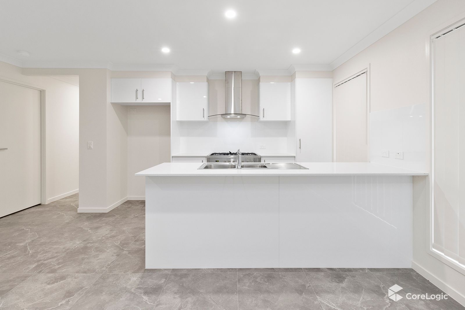 Rental: Deebing Heights, QLD, 4306 photo-11