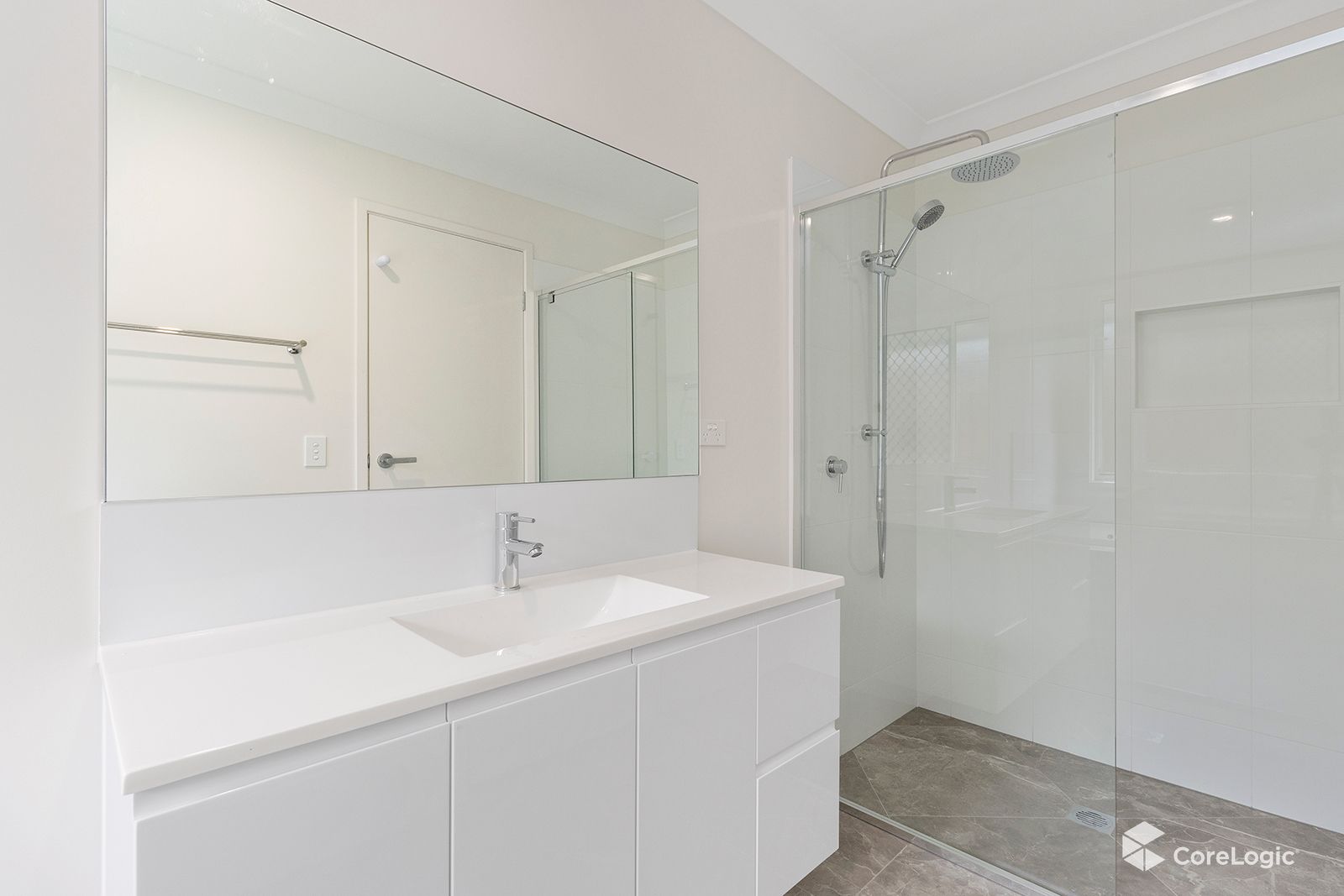 Rental: Deebing Heights, QLD, 4306 photo-8