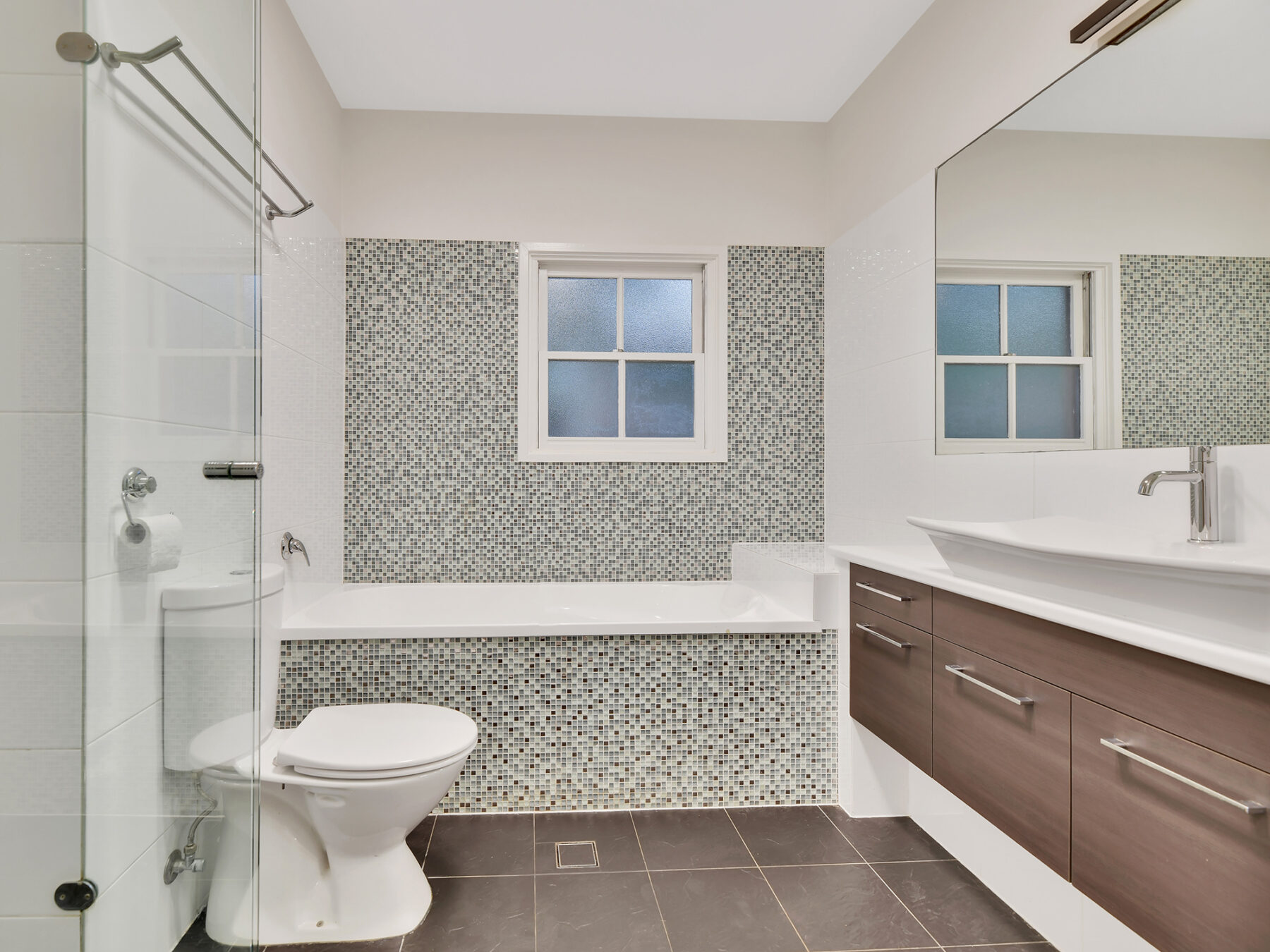 Rental: Kenmore Hills, QLD, 4069 photo-10
