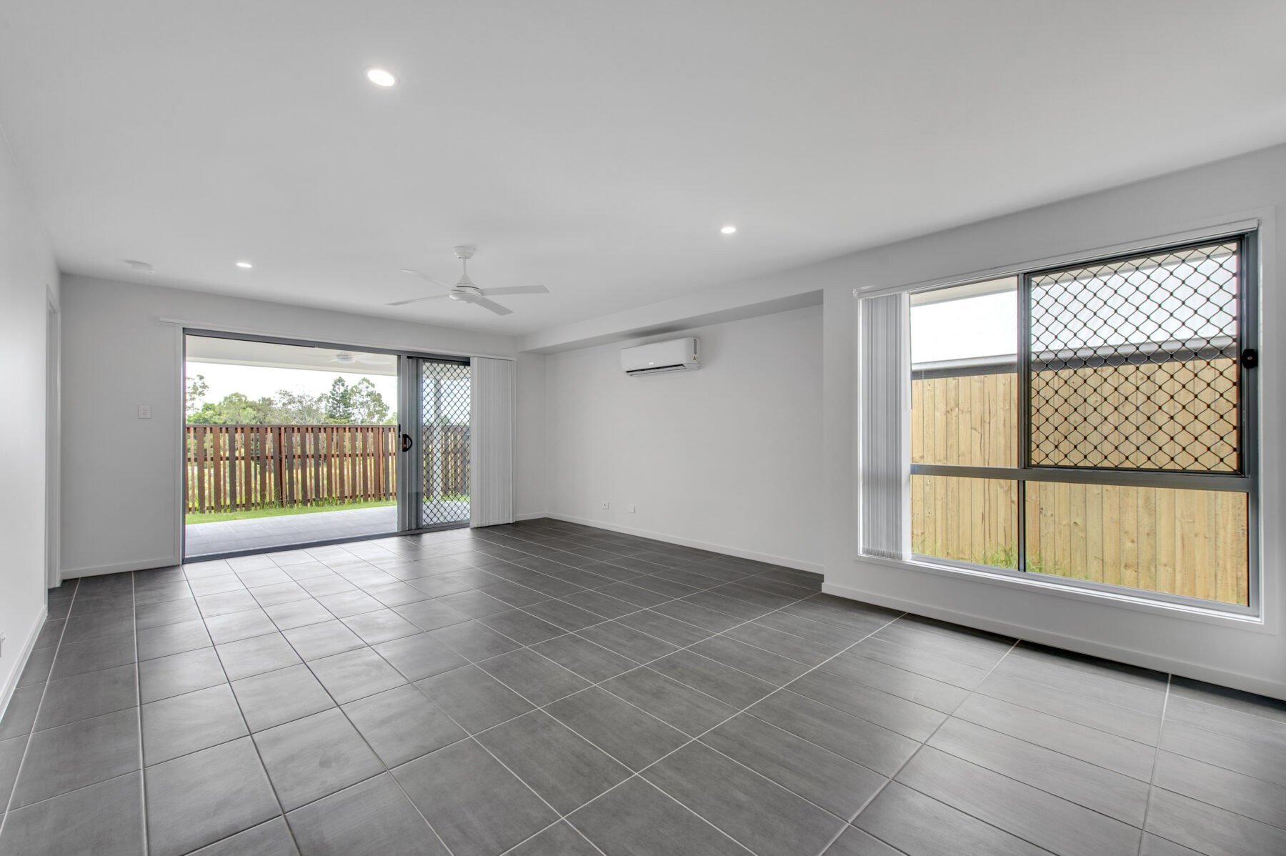 Rental: DEEBING HEIGHTS, QLD, 4306 photo-6
