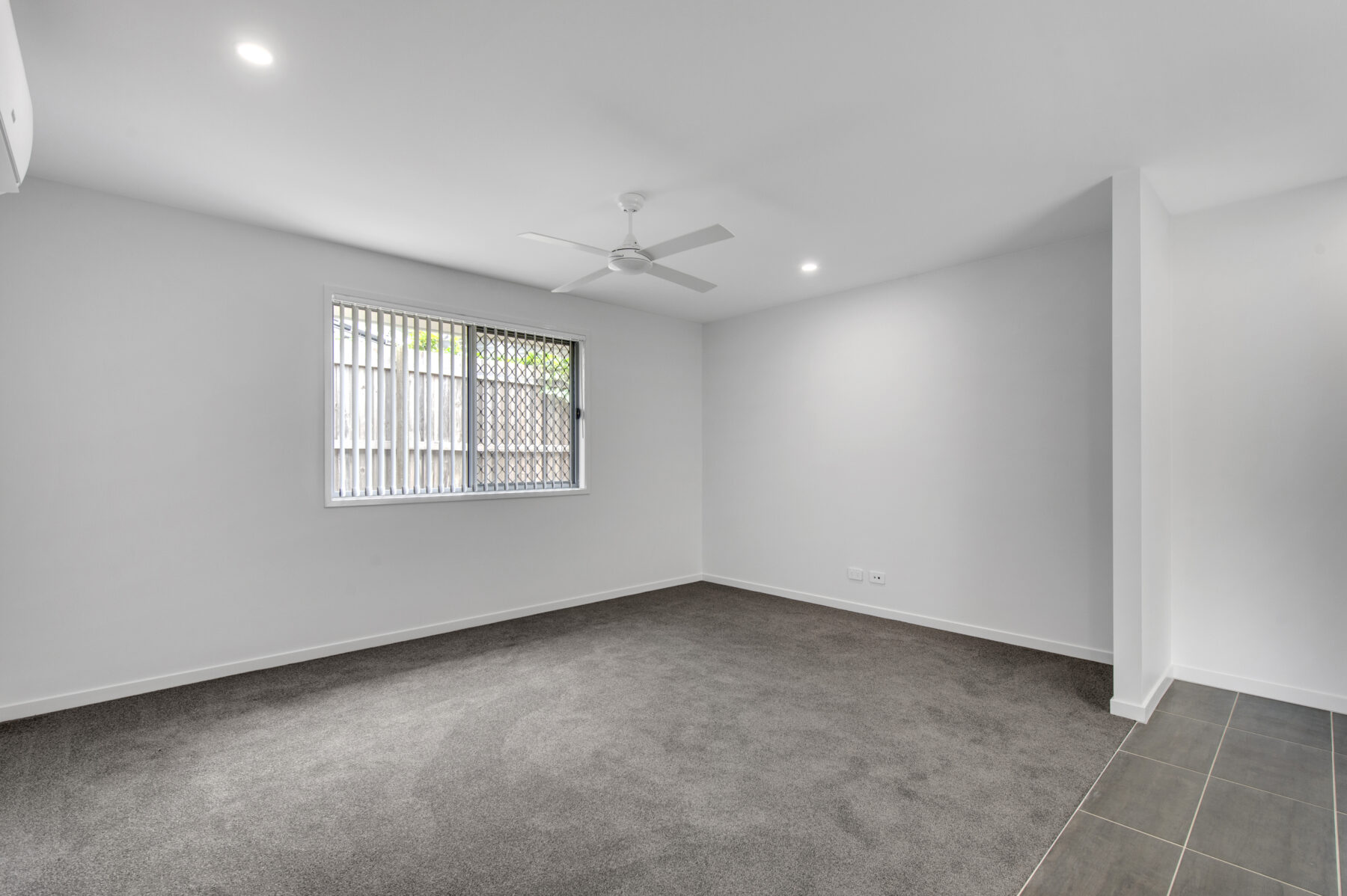 Rental: DEEBING HEIGHTS, QLD, 4306 photo-4
