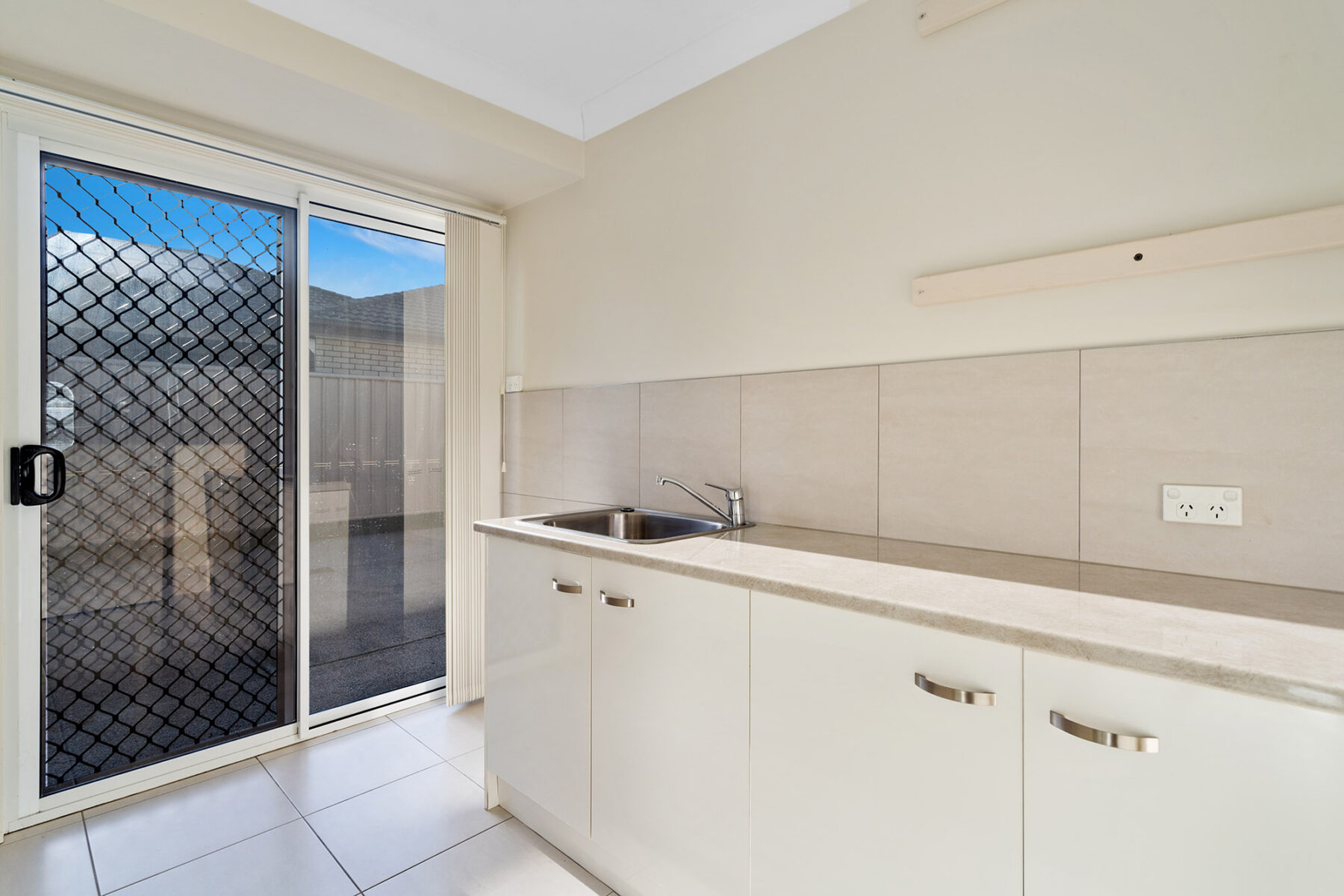 Rental: DEEBING HEIGHTS, QLD, 4306 photo-8
