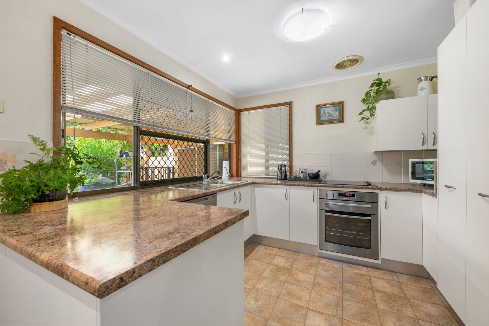 Rental: Riverhills, QLD, 4074 photo-3