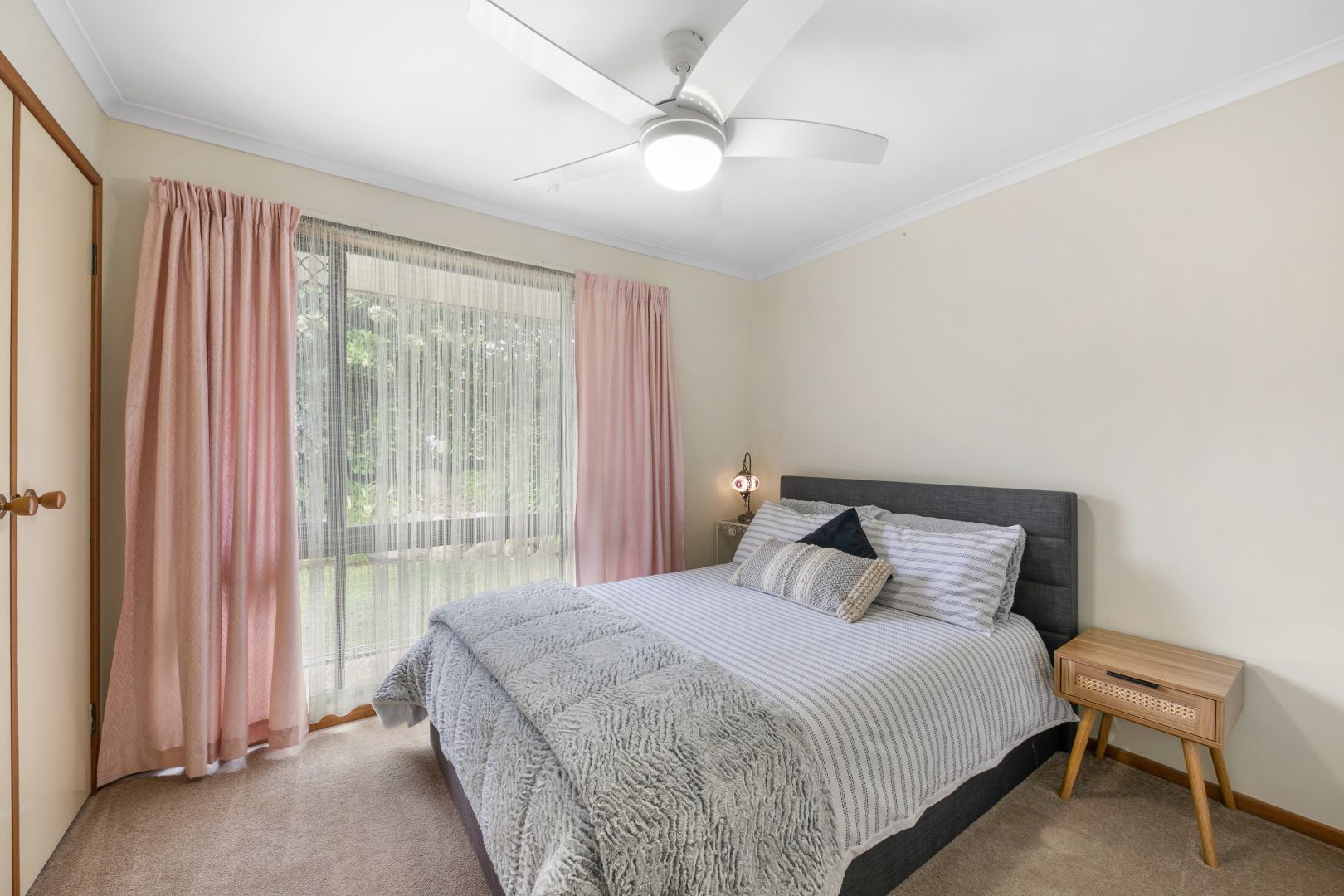 Rental: Riverhills, QLD, 4074 photo-6