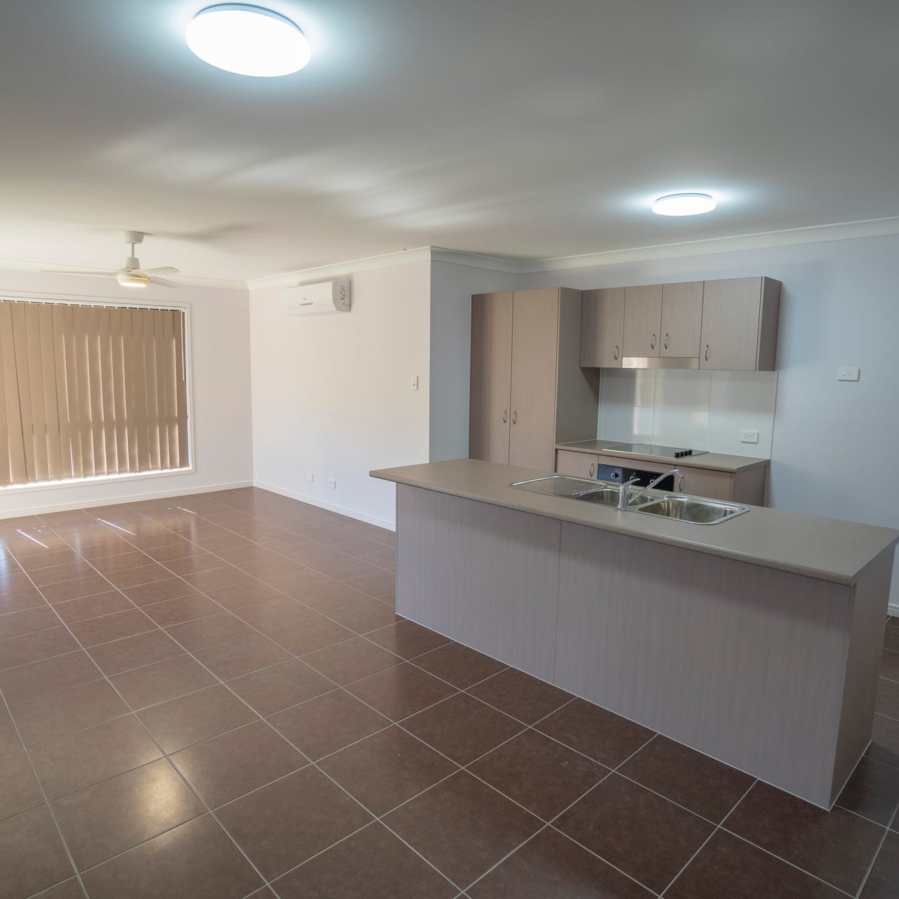 Rental: Redbank, QLD, 4301 photo-1