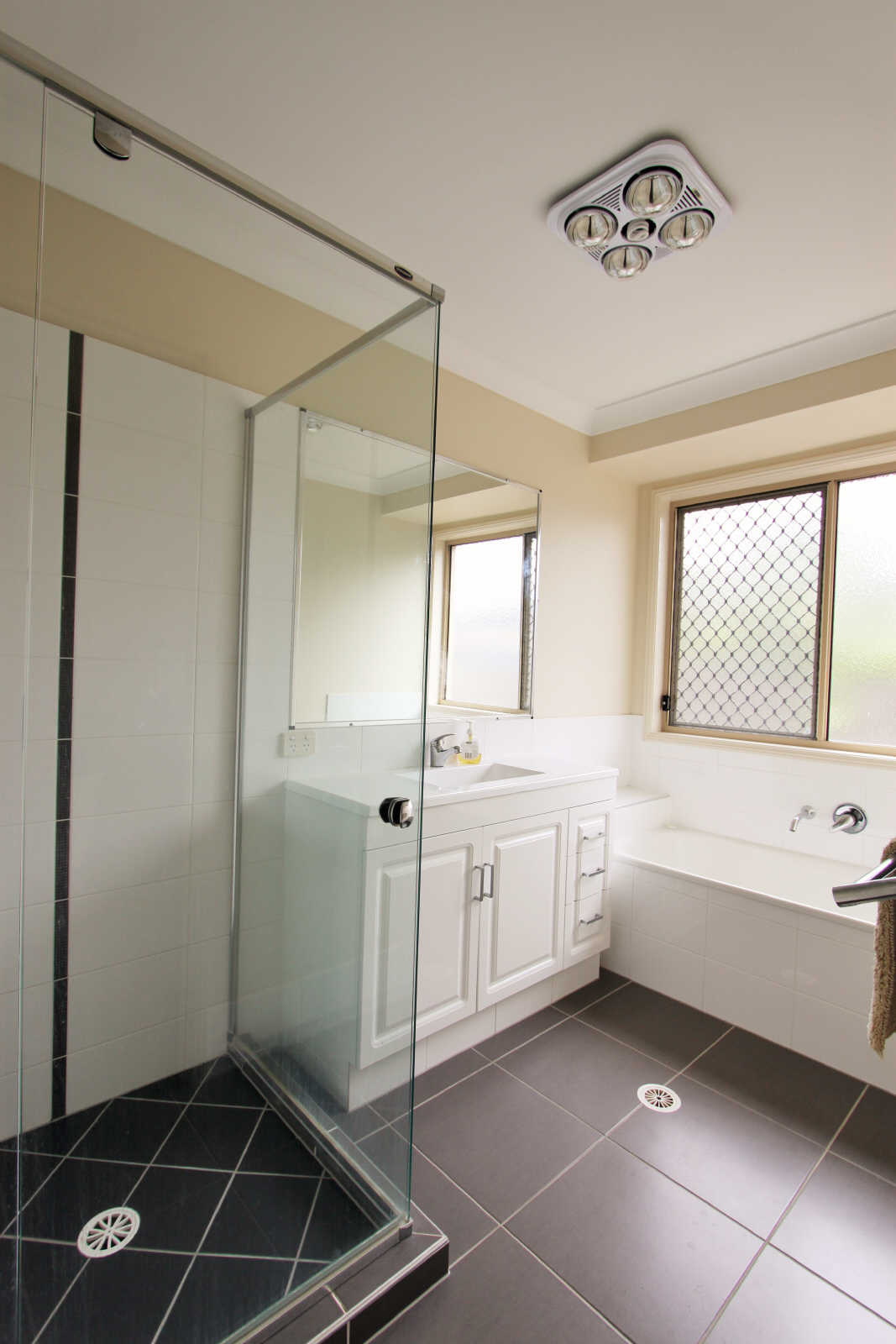 Rental: BLACKSTONE, QLD, 4304 photo-11