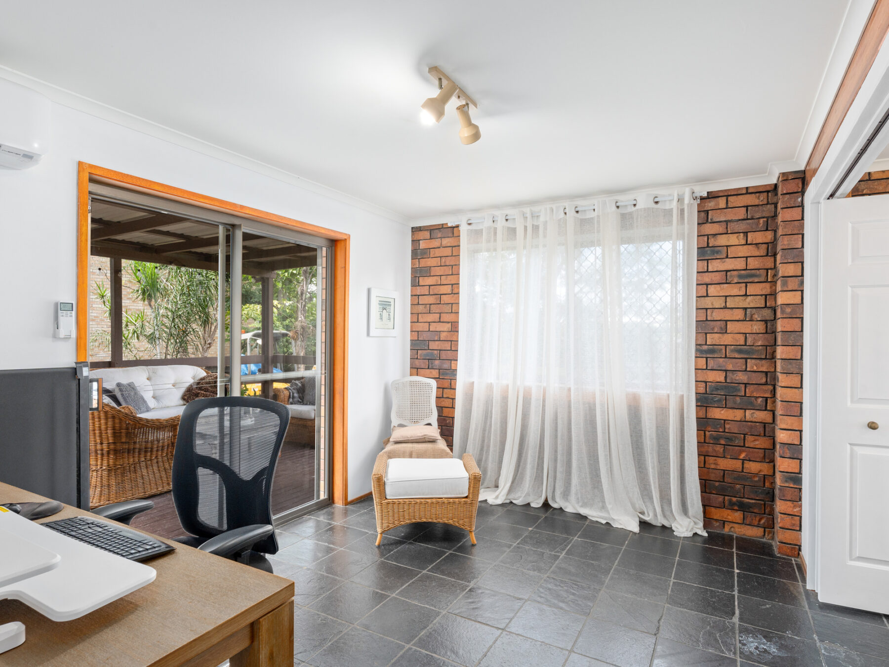 Rental: Bellbowrie, QLD, 4070 photo-10