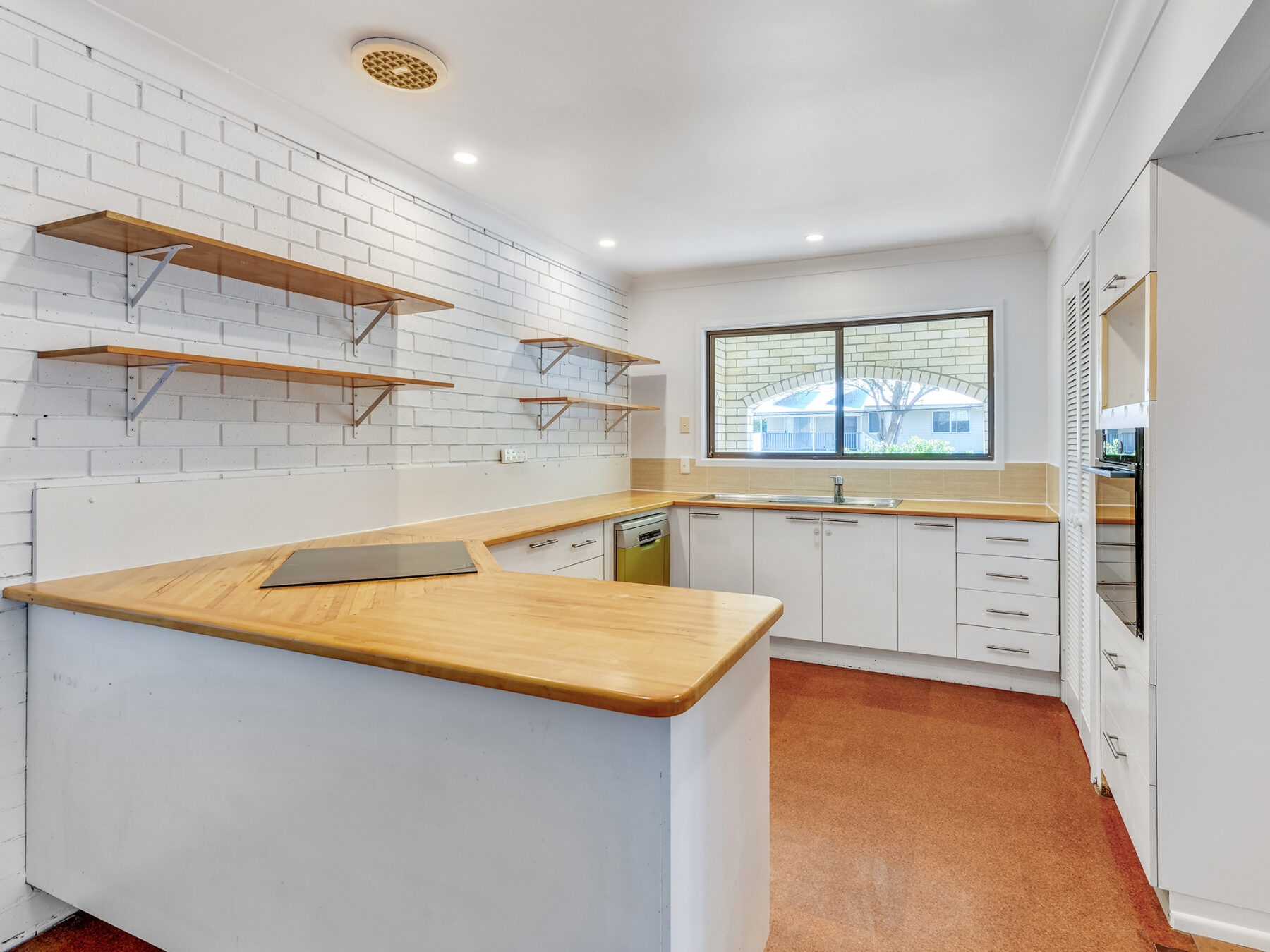 Rental: Chapel Hill, QLD, 4069 photo-15