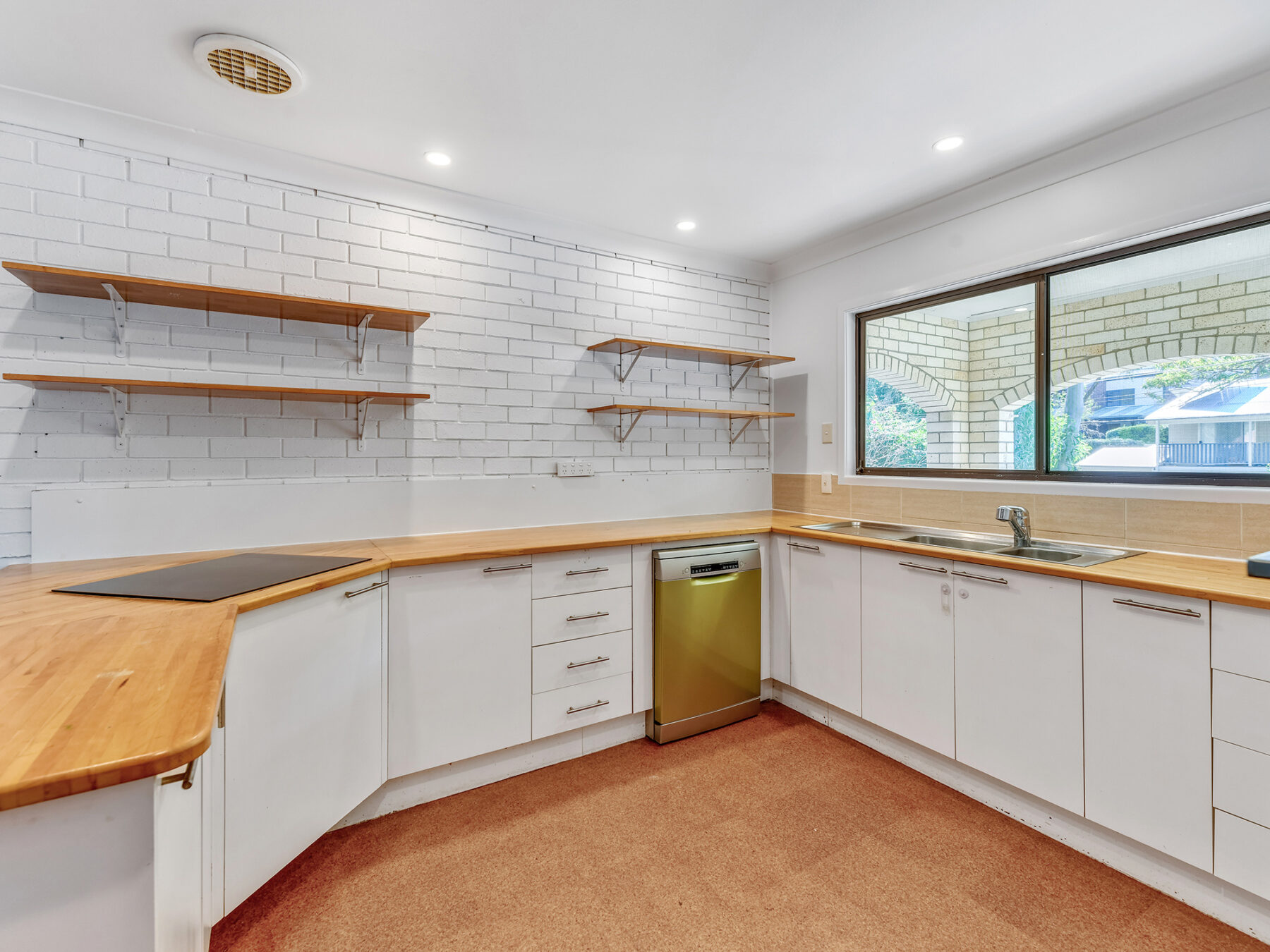 Rental: Chapel Hill, QLD, 4069 photo-14