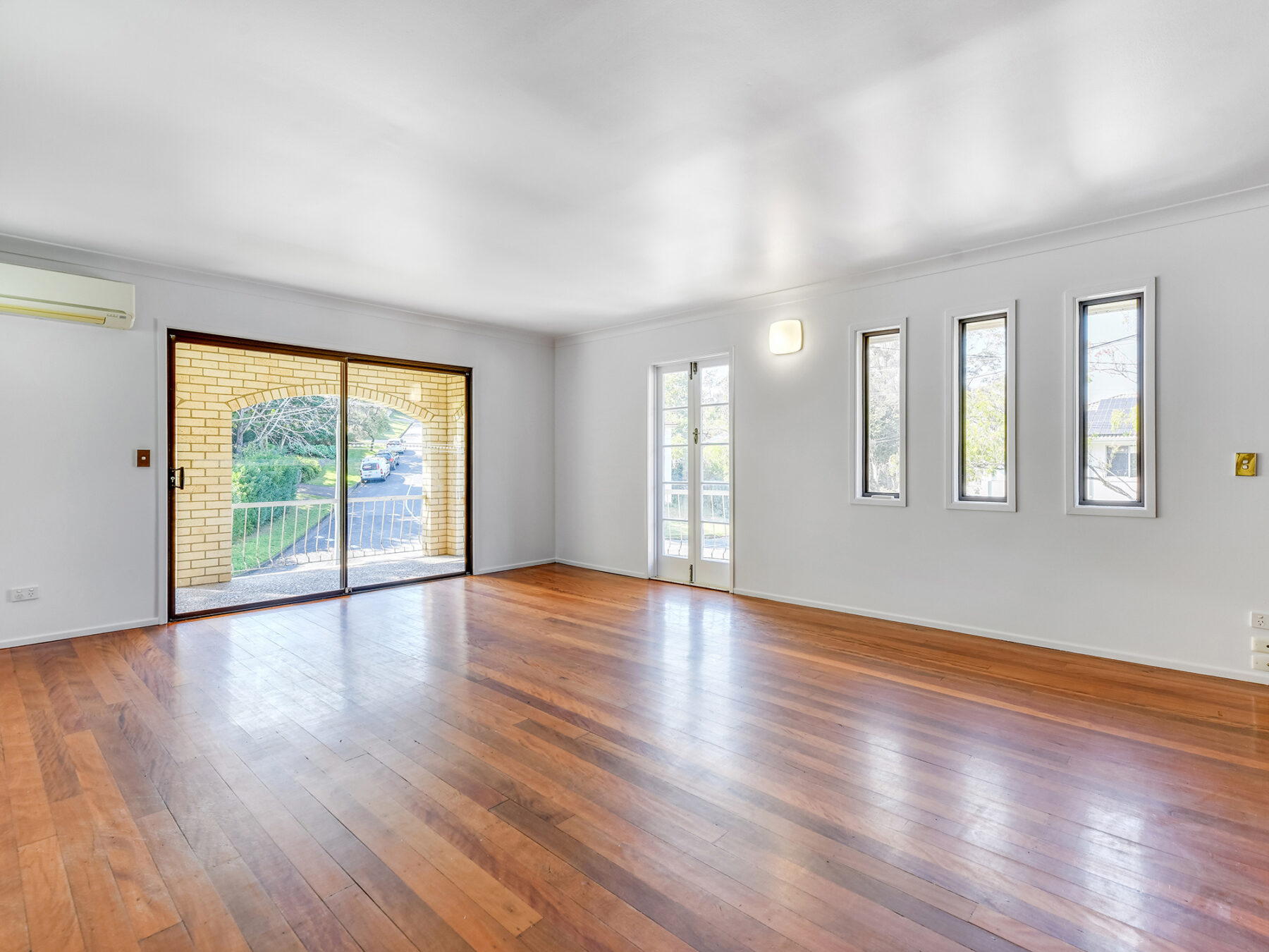 Rental: Chapel Hill, QLD, 4069 photo-11