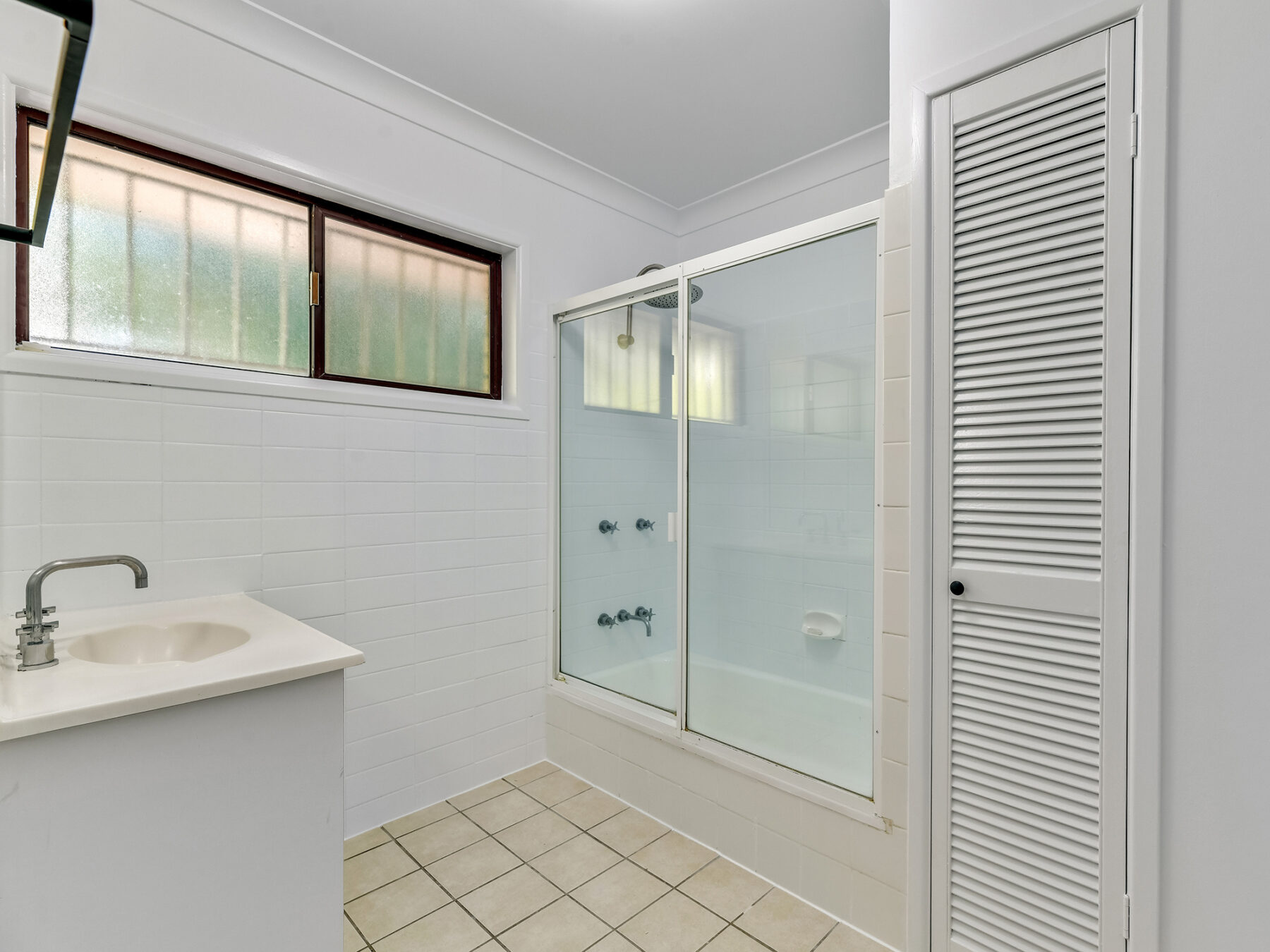 Rental: Chapel Hill, QLD, 4069 photo-7