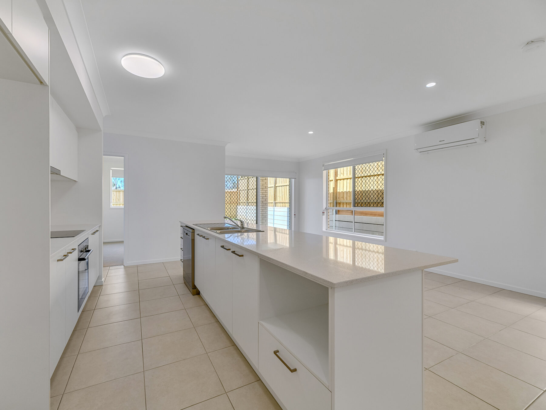 Rental: DEEBING HEIGHTS, QLD, 4306 photo-10