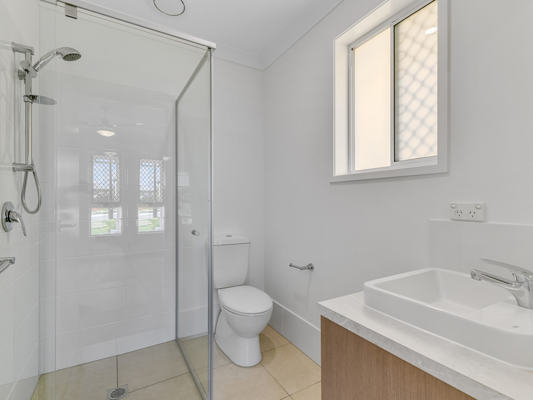 Rental: DEEBING HEIGHTS, QLD, 4306 photo-9