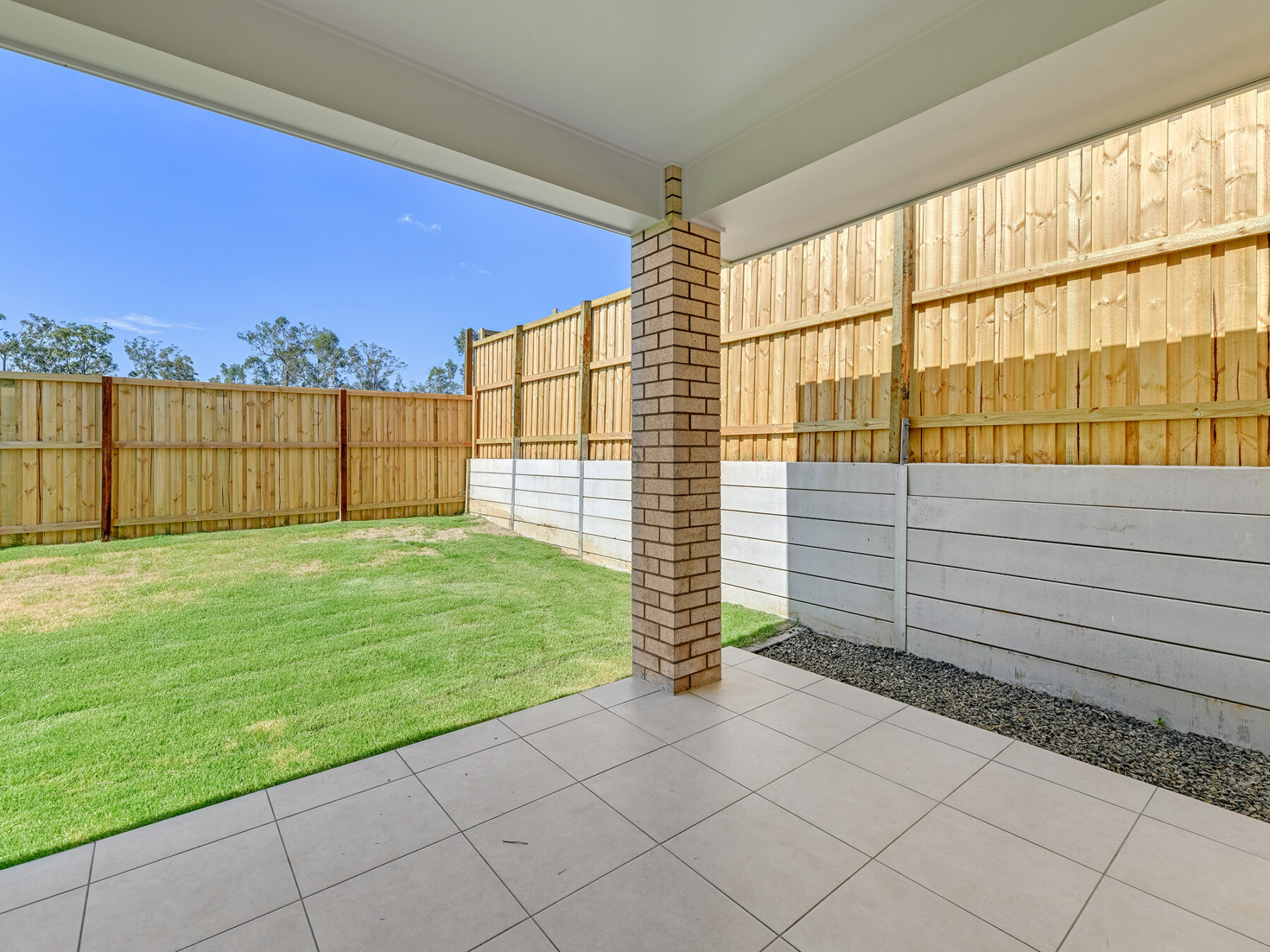 Rental: DEEBING HEIGHTS, QLD, 4306 photo-2