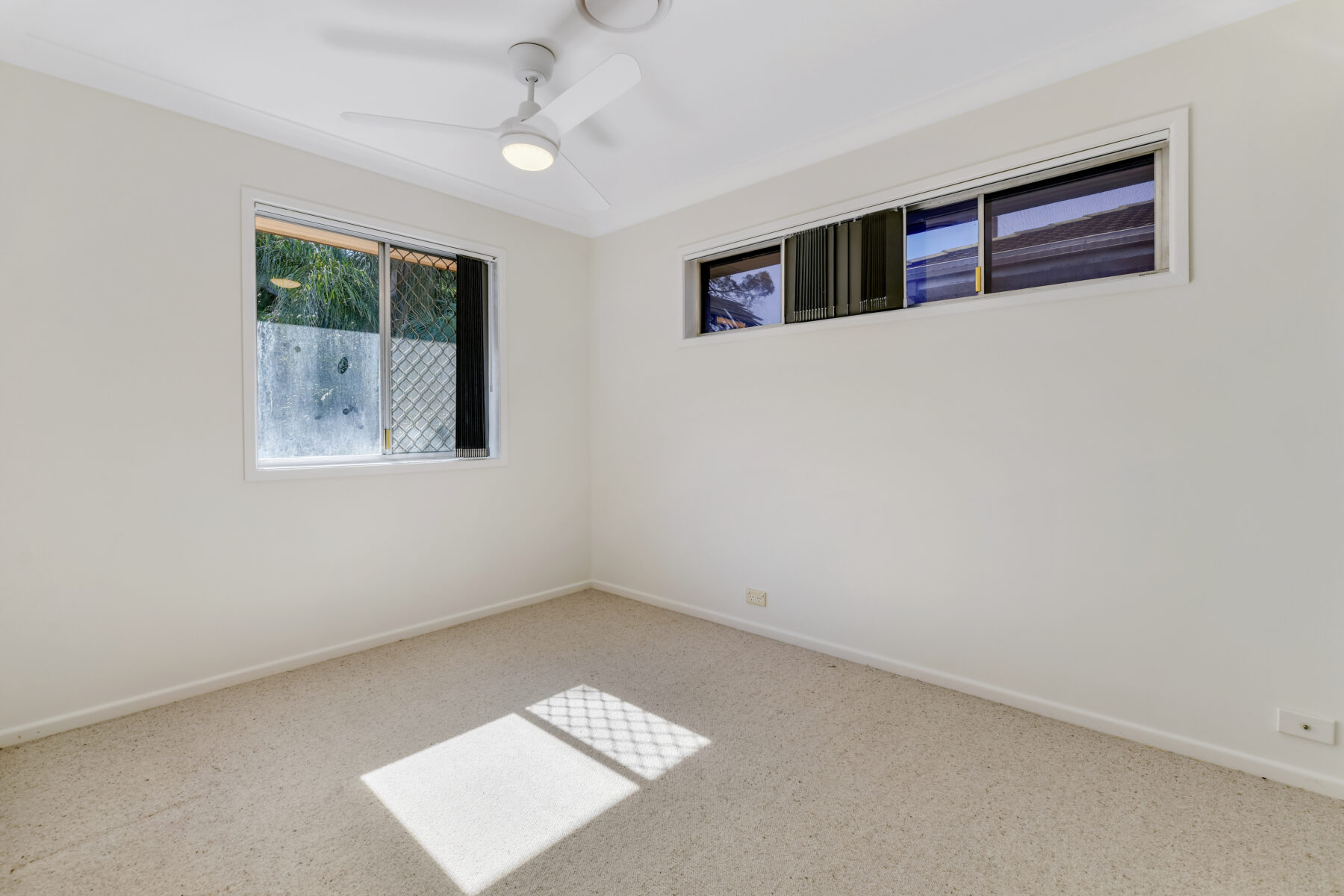 Rental: Mansfield, QLD, 4122 photo-4