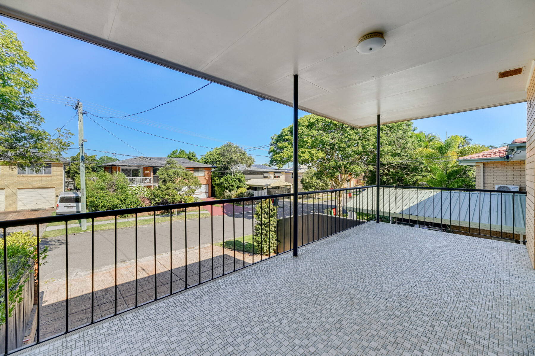 Rental: Mansfield, QLD, 4122 photo-1