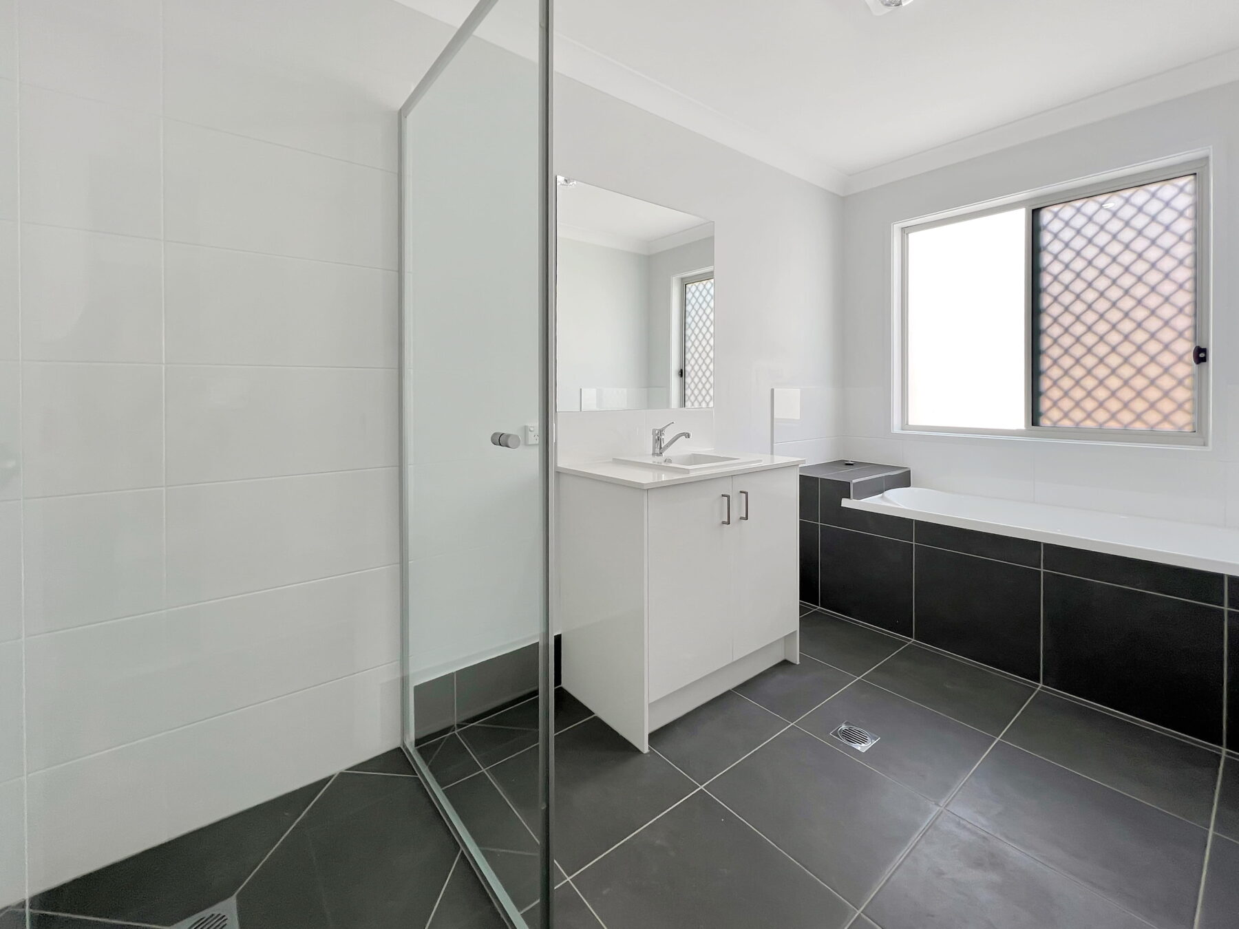 Rental: 8, PARDALOTE PLACE, REDBANK PLAINS, QLD, 4301 photo-10