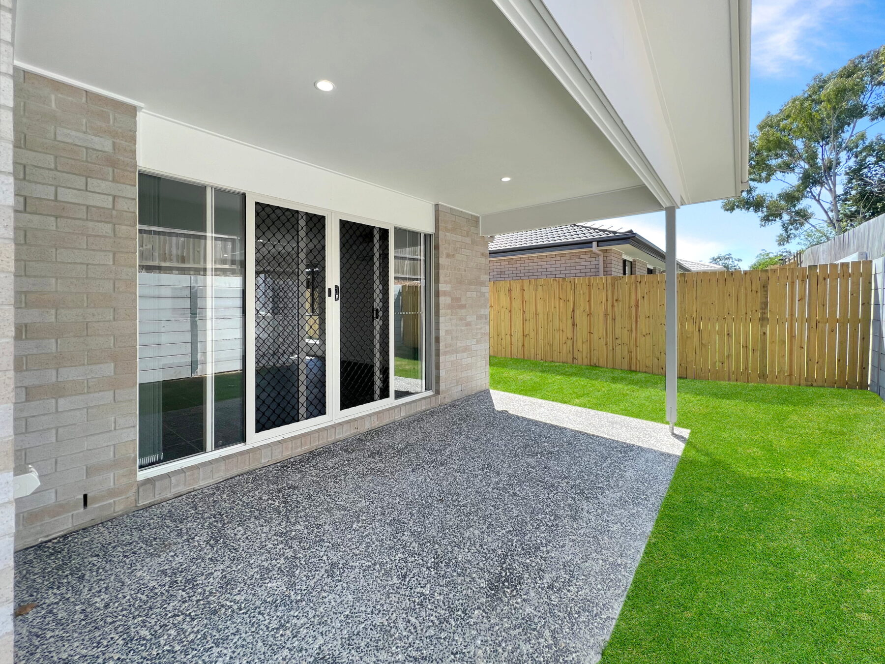 Rental: 8, PARDALOTE PLACE, REDBANK PLAINS, QLD, 4301 photo-2